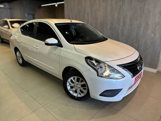 NISSAN VERSA 1.6 16V FLEXSTART SV 4P MANUAL NISSAN VERSA 1.6 16V FLEXSTART SV 4P MANUAL